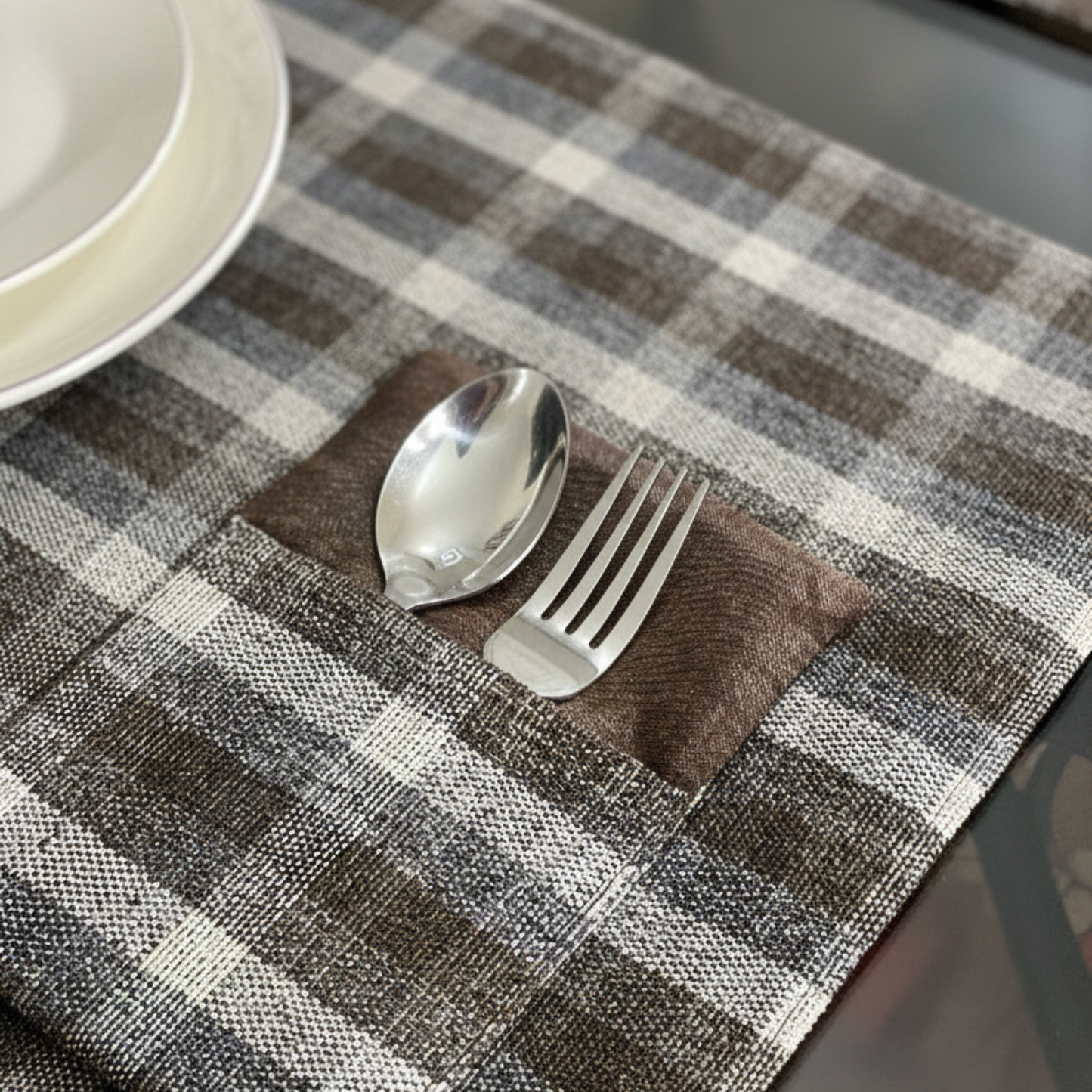 Timeless Check Table Set